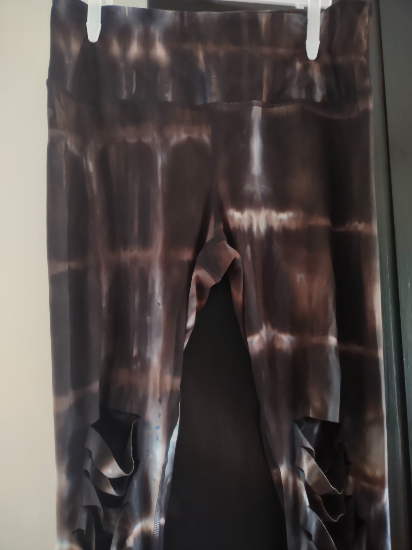 Tie Dyed Shredded Knee Leggings