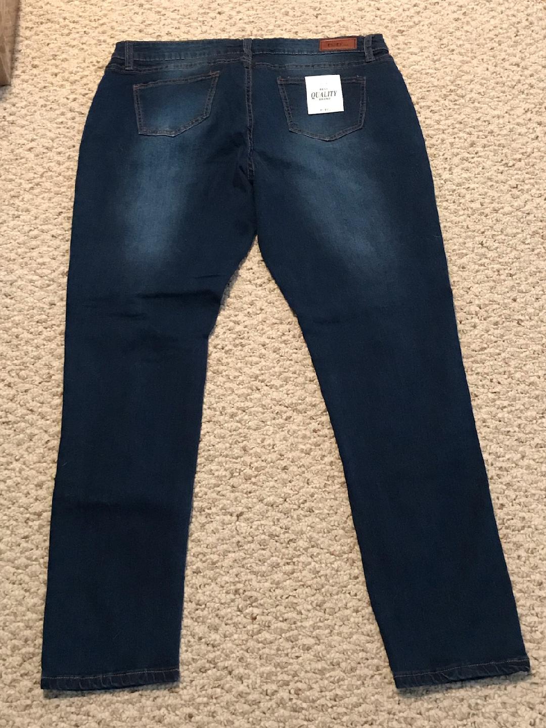 Jeans with Stretch & Distressing