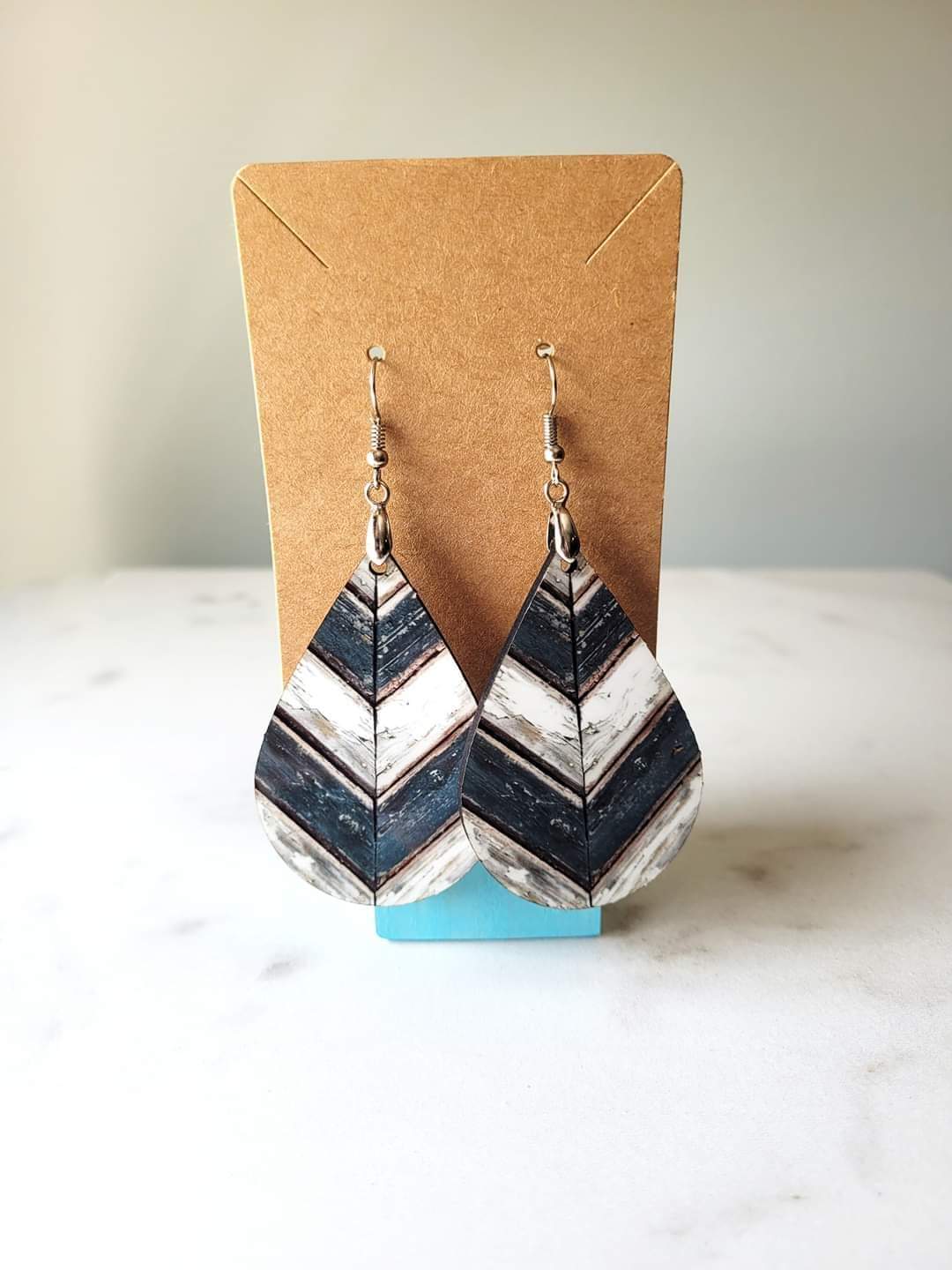 Teardrop Earrings - Lightweight & Cute!