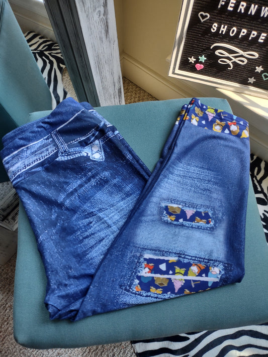 Dwarf Gnomes Capri Leggings