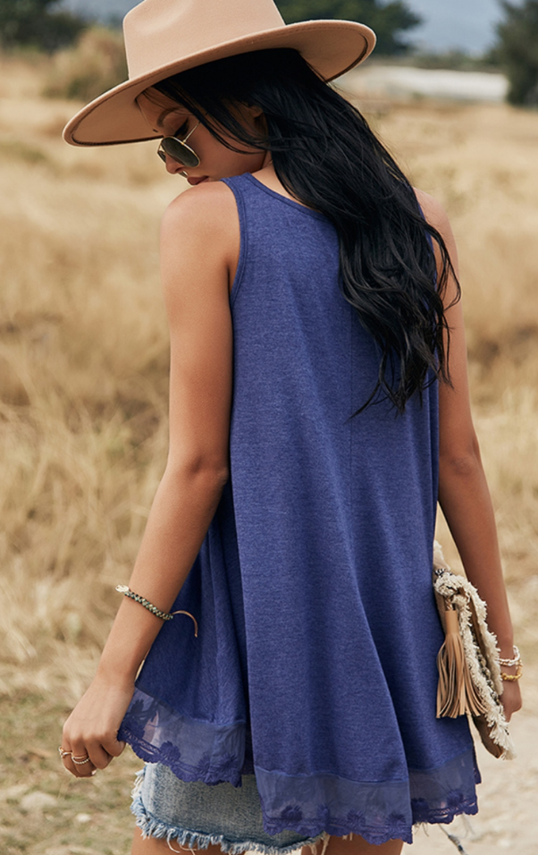 Round Neckline Tank Top With Lace Hemline